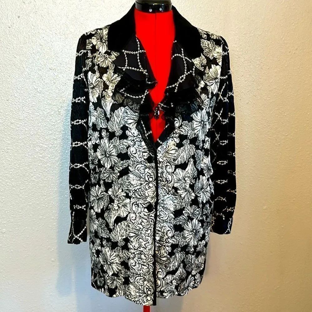 Diane Freis women’s silk floral two button blouse. No size tag